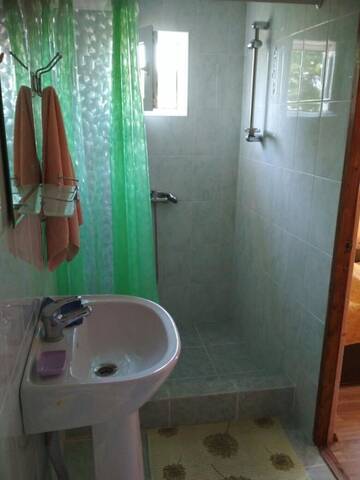 Фотографии Гостевой дом Guesthouse on Mira 9 г. Kheivani (Абхазия) №5 Фото Гостевой дом Guesthouse on Mira 9 г. Kheivani 5