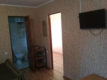 Фото номера Трехместный номер «Комфорт» с душем Гостевой дом Guesthouse on Mira 9 г. Kheivani 7